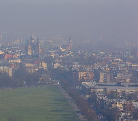 Smog w Krakowie. Fot. AdobeStock / mychadre77