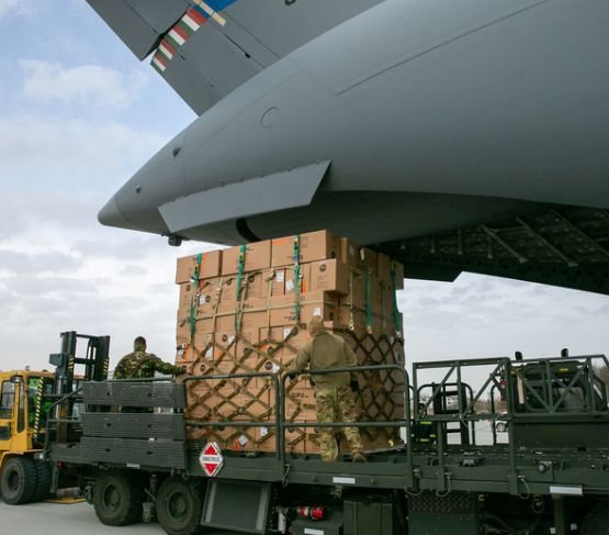 NATO już prowadzi operacje pomocowe w walce z pandemią. Fot. NATO