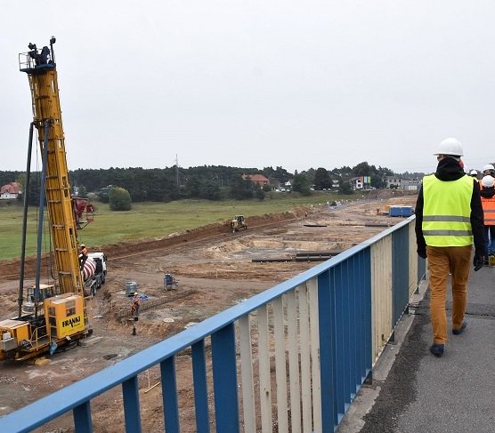 Plac budowy mostu w Rogalinku w połowie października 2020 r. Fot. WZDW w Poznaniu