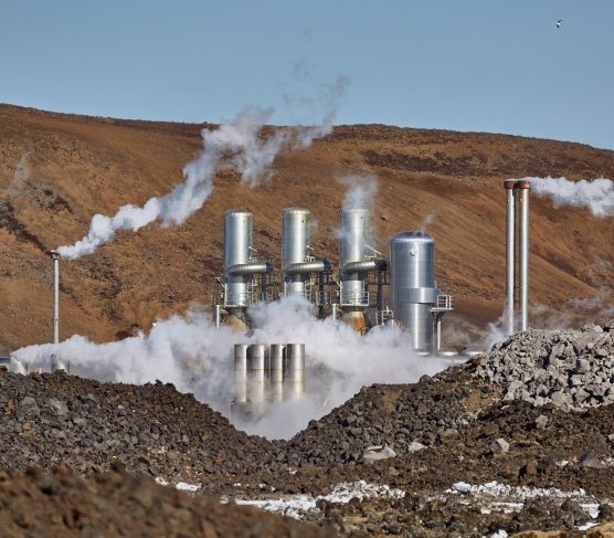 Elektrownia geotermalna. Fot. Gudellaphoto/Adobe Stock