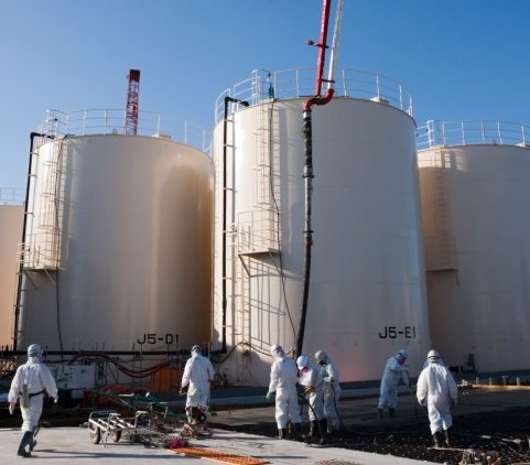 Zbiorniki na skażoną wodę. Fot. TEPCO