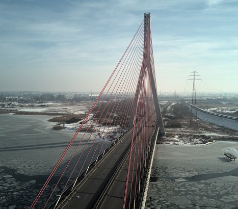 Most im. Jana Pawła II nad Martwą Wisłą w Gdańsku. Fot. Nux / Wikipedia Commons
