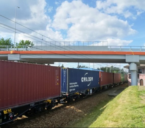 W Skierniewicach nad linią Warszawa–Katowice otwarto wiadukt