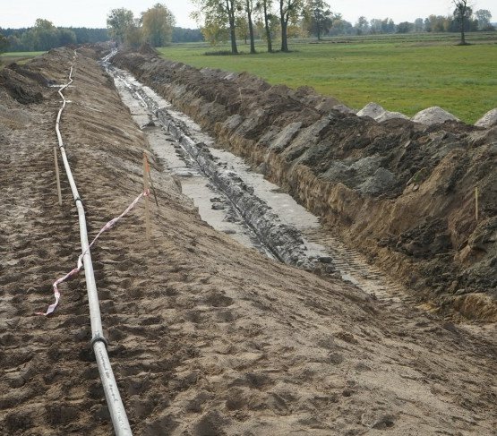 Modernizowane obwałowanie rzeki Prosny. Fot. Wody Polskie