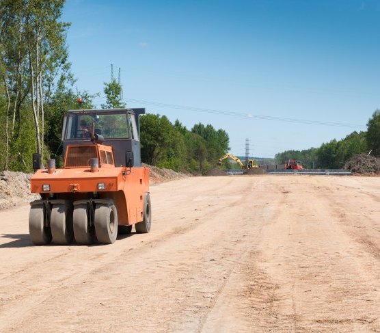 Krok do budowy odcinka drogi ekspresowej S19 w woj. lubelskim. Fot. ilustr. Adam Kraszewski/Adobe Stock