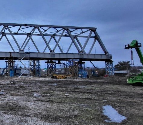Budowa wiaduktu na linii między Rzeszowem a lotniskiem w Jasionkach. Fot. Tomasz Duch/PKP PLK