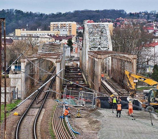 Budowa mostu kolejow4ego w Przemyślu. Fot. facebook.com/miasto.przemysl