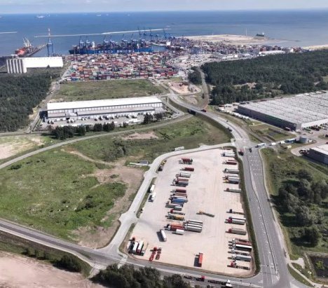 Droga betonowa pozwoli na dojazd do portowych terenów inwestycyjnych. Fot. Port Gdańsk