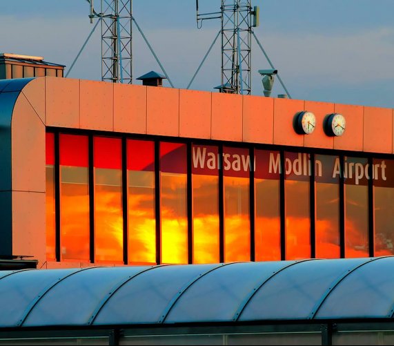 Terminal lotniska w Modlinie. Fot. Port Lotniczy Warszawa-Modlin