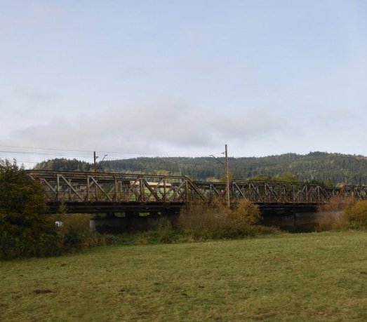 Most kolejowy nad Bobrem między Marciszowem a Sędzisławem. Fot. M. Dobosiewicz/PKP PLK