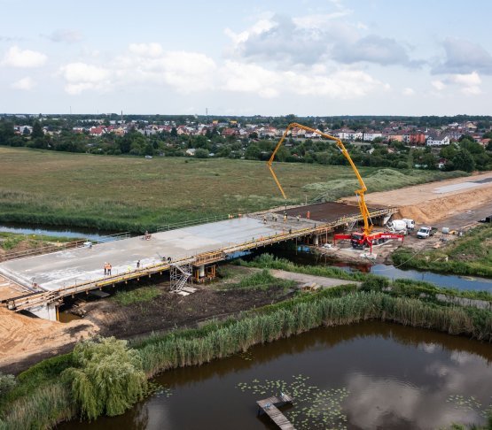 Budowa mostu nad Krzną w Białej Podlaskiej. Fot. Nowak-Mosty