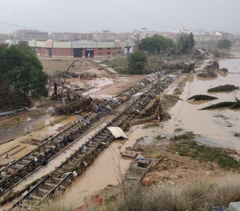 Zniszczenia powodziowe w Walencji. Fot. Metro Walencja/Twitter