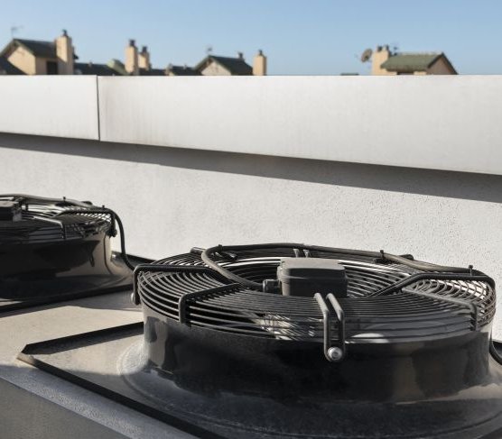 Nowoczesne systemy HVAC w przemyśle – wydajność, komfort, oszczędność