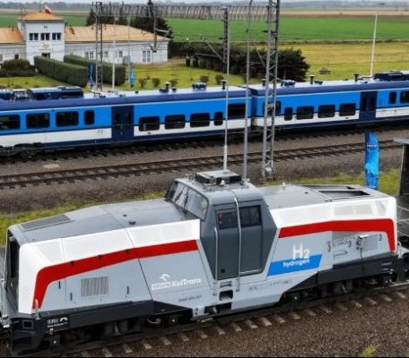 Lokomotywa wodorowa podczas testów. Fot. PESA