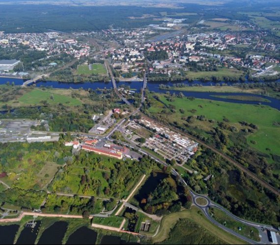 Widok na Kostrzyn nad Odrą. Fot. Kapitel/wikimedia