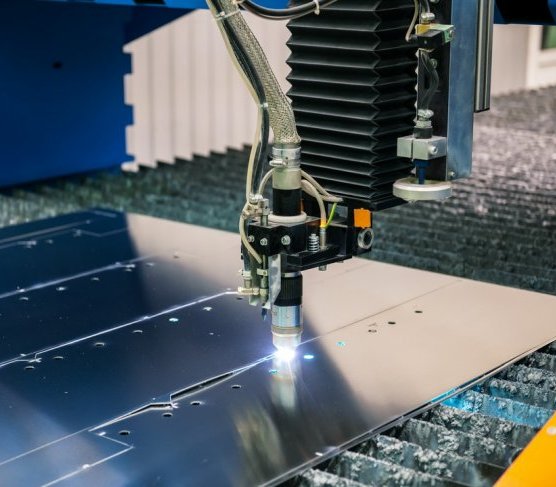 Najważniejsze zalety cięcia laserem w przemyśle metalowym