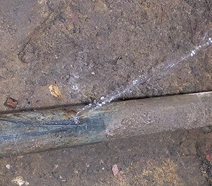 Problemy awarii i strat wody  w przyłączach 