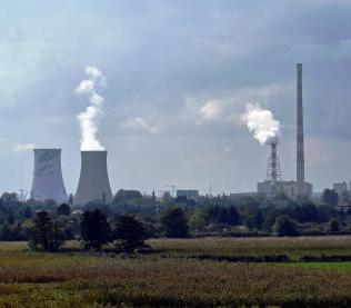 EDF_Kraków_Łęg_power_plant,_view_from_N,_1_Ciepłownicza_street,_Nowa_Huta,_Krakow,_Poland