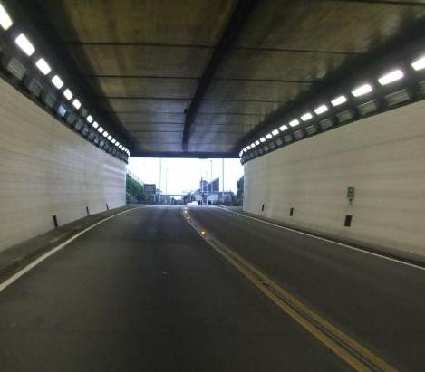 Inside_Lyttelton_Tunnel_(North_Entrance)