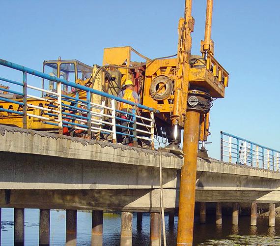 Szczególne zastosowanie pali Tubex przy przebudowie mostu nad kanałem Linawy