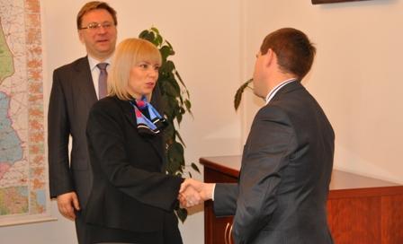 Minister rozwoju regionalnego, Elżbieta Bieńkowska oraz prezes Zarządu Banku Gospodarstwa Krajowego, Tomasz Mironczuk. www.mrr.gov.pl