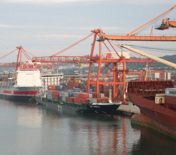 Port w Gdyni. Fot. T. Urbaniak/Zarząd Morskiego Portu Gdynia S.A.