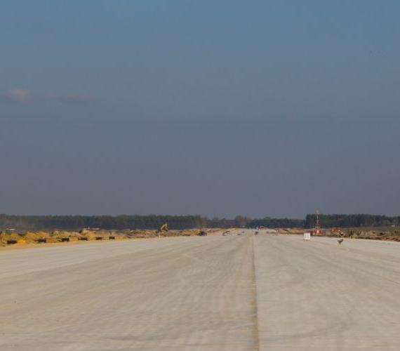 Nowa droga startowa w Pyrzowicach - Katowice Airport. Fot. GTL SA