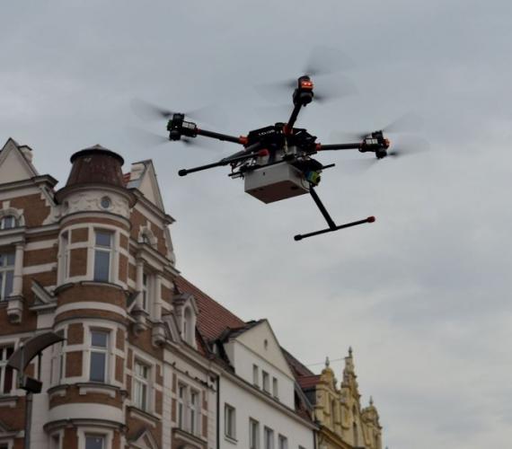 Bytom: dron sprawdza czym pali się w piecu /Fot. Hubert Klimek, UM Bytomia