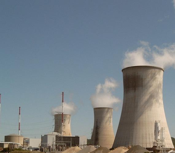 Elektrownia jądrowa Tihange. Fot.  Wikimedia Commons/Michielverbeek