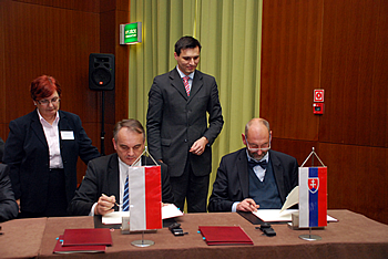 Podpisanie listu intencyjnego - od lewej: Waldemar Pawlak, Tomas Malatinski. Fot. z archiwum MG