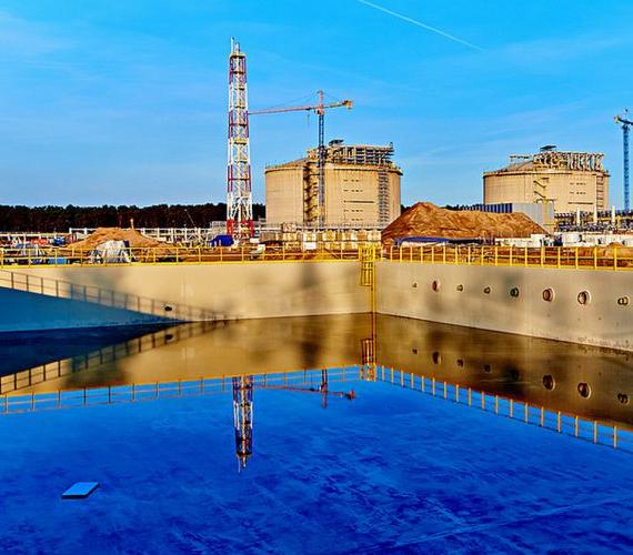 Budowa terminalu LNG w Świnoujściu. Fot. Polskie LNG