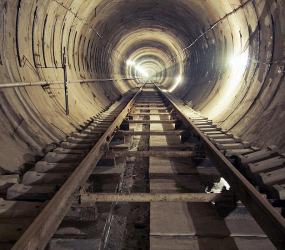 Najdłuższy tunel kolejowy w Indiach będzie miał ponad 11,5 km. Fot. Shutterstock