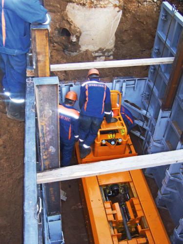 Wymiana i instalacja podziemnych rurociągów z wykorzystaniem maszyny MNB-125