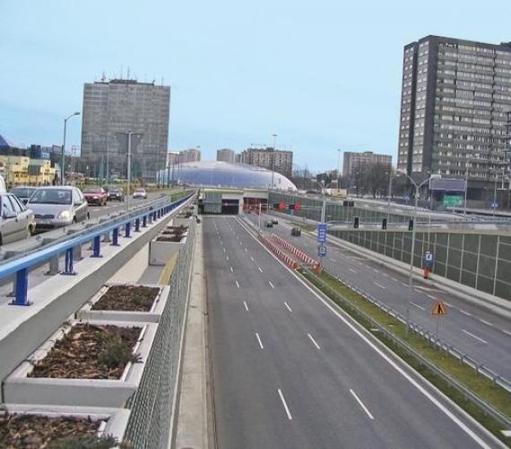 Ocena wpływu budowy tunelu  pod rondem w Katowicach na sąsiadujące budowle