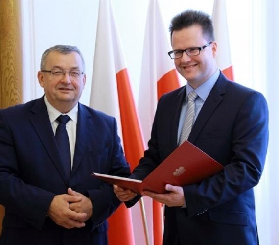 Fot. Minister Andrzej Adamczyk oraz Andrzej Bittel, nowy podsekretarz stanu w MIB. Fot. MIB