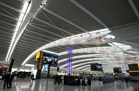 Lotnisko Heathrow, Terminal 5 / Fot. Daily Mail