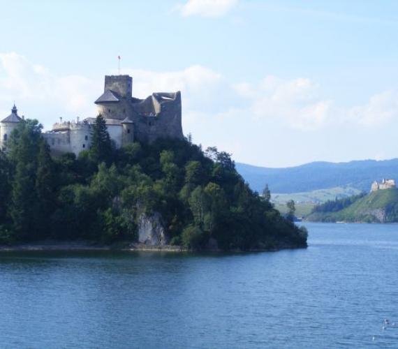 Zamek w Niedzicy nad Dunajcem. Fot. inzynieria.com
