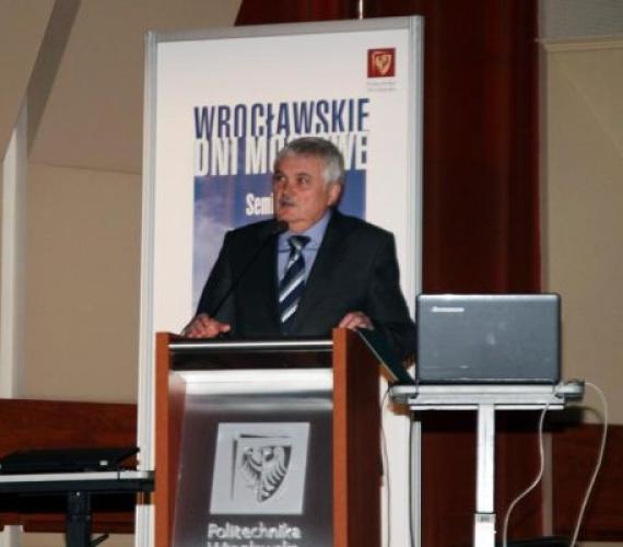 Prof. dr hab. inż. Cezary Madryas podczas Wrocławskich Dni Mostowych 2011. Fot. inzynieria.com