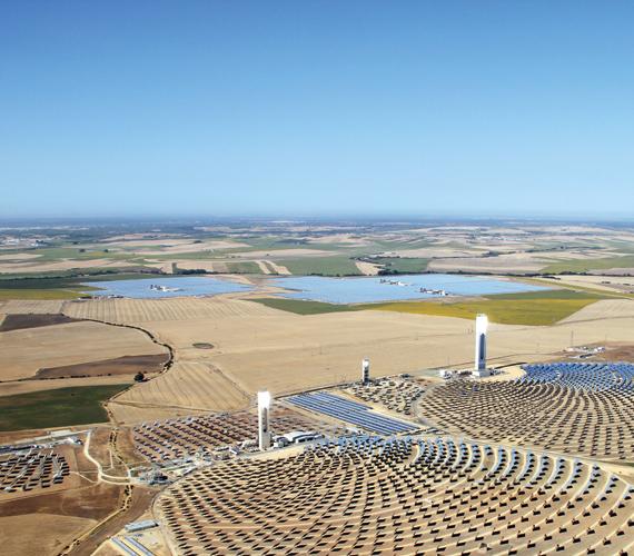 Solucar Complex w Hiszpanii. Fot. Abengoa Solar