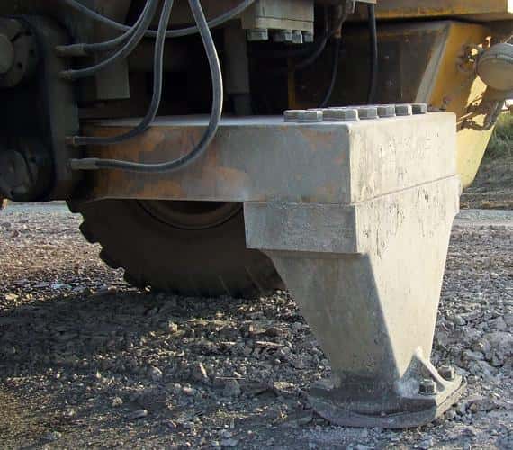 Fot. 1. Maszyna RB-500 do ultradźwiękowej rozbiórki nawierzchni betonowych