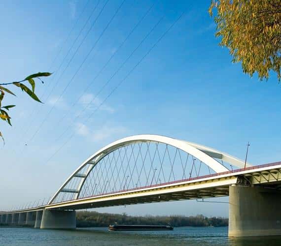 Profile trapezowe w konstrukcjach mostów o dużych rozpiętościach