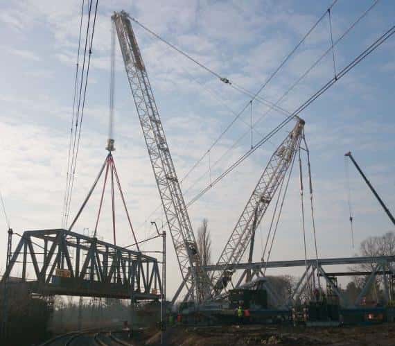Montaż wiaduktu w Piastowie. Fot. PKP PLK S.A.