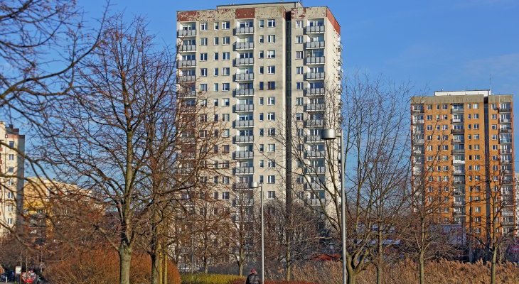 Blok mieszkalny z wielkiej płyty – skup nieruchomości Śląsk. Fot. mat własne