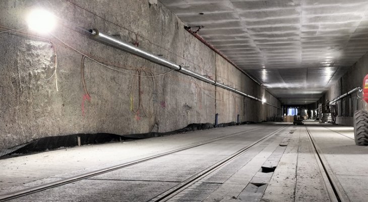 Tunel tramwajowy w Krakowie, zdjęcie wykonane w marcu 2026 r. po zakończeniu betonowania płyty dennej. Fot. FB/Tramwaj do Mistrzejowic