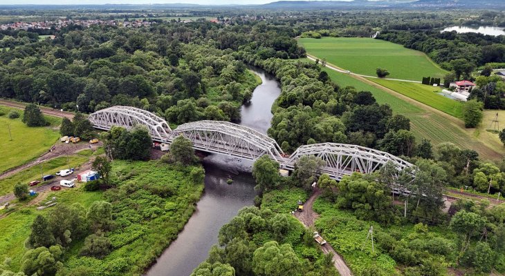 Remontowany most na linii Kraków–Oświęcim. Fot. PKP PLK