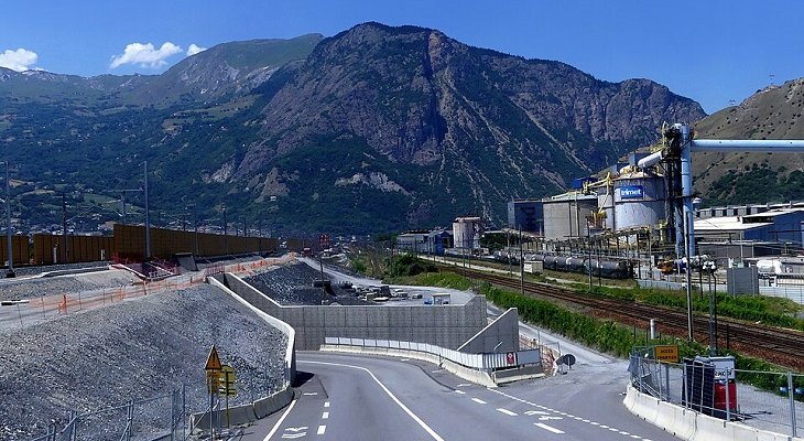 Budowa tunelu bazowego Mont Cenis przekroczyła 30% zaawansowania i osiągnęła 49,5 km wydrążenia. Fot. Florian Pépellin/Wiki Commons