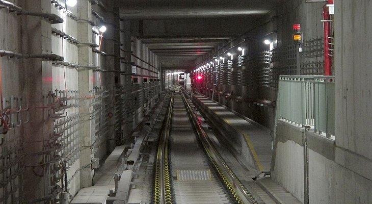 Spękana skała opóźnia budowę 12,3 km tuneli drogowych 1 metr nad metrem. Fot. Tunel metra w Singapurze (zdjęcie ilustracyjne), aut. SgTransport/Wiki Commons