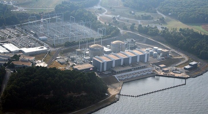 Elektrownia jądrowa Calvert Cliffs Nuclear (USA). Fot. Jbs666; korekta kolorów: MutantMonkey, CC BY-SA 3.0; kadr