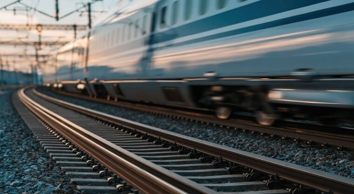 Nowe linie kolejowe na Podkarpaciu umożliwią podróż na trasie Rzeszów-Warszawa w 2 godziny. Fot. Adobe Stock