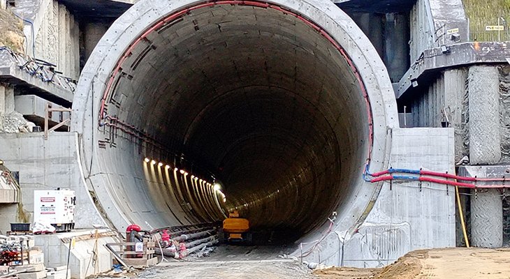 FOT. 1. | Budowa tunelu w ramach odcinka S19 Rzeszów Południe–Babica. Fot. GDDKiA